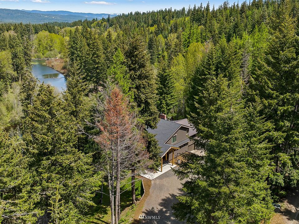 Nearly 9 acres bordering the Yakima River.>