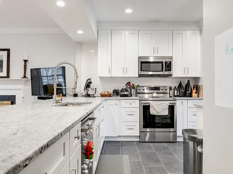 300 N Ridge Rd #34 — Photo 4