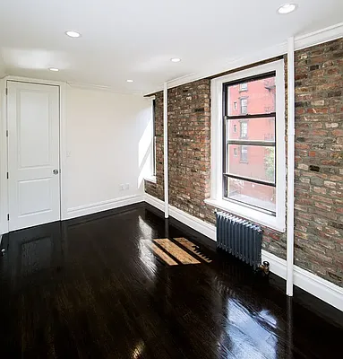 Rented by Avenues Real Estate | media 18