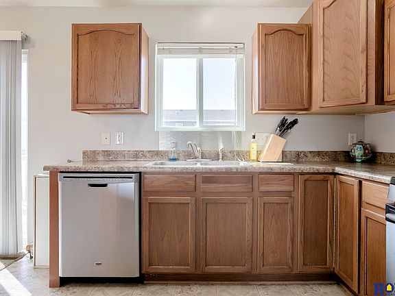3rd image of 4221 W Leighton Ave