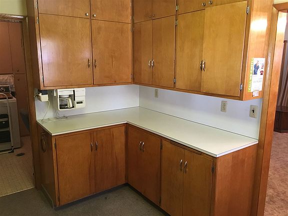 4th image of 3307 F Ave