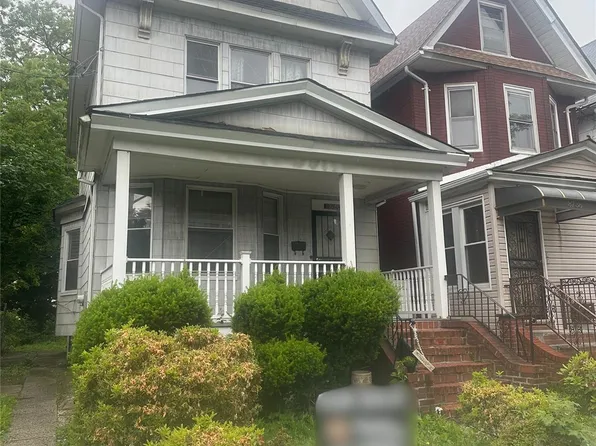 8742 94th St, Woodhaven, NY 11421