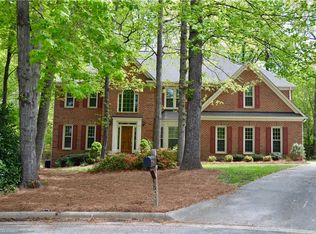 2700 Saint Andrews Ct, Jamestown, NC 27282