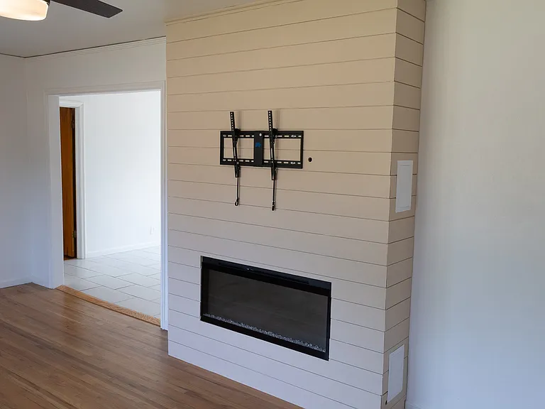 5118 E 23rd St — Photo 3