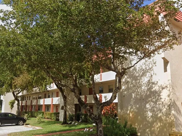 8051 N Sunrise Lakes Dr APT 307, Sunrise, FL 33322