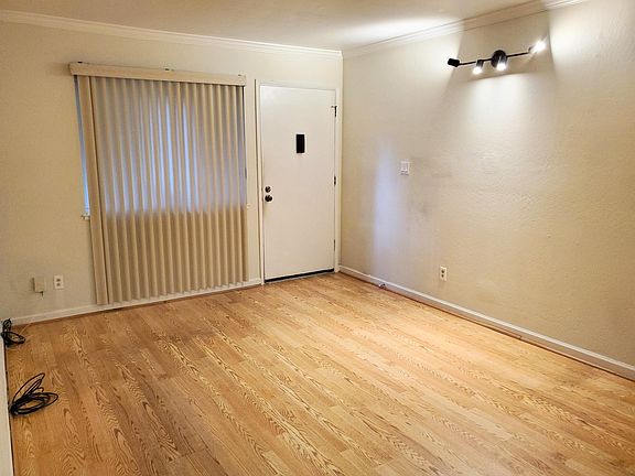 4th image of 410 Boardwalk Ave APT 13