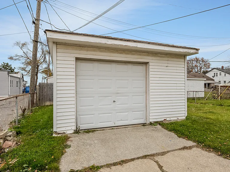 22538 Brittany Ave — Photo 18