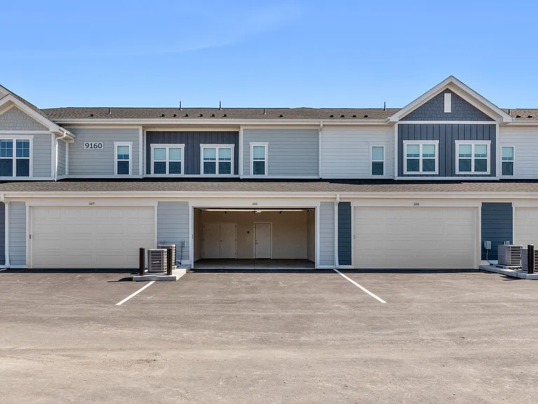 Tivoli Green Apartments & Townhomes — Photo 8