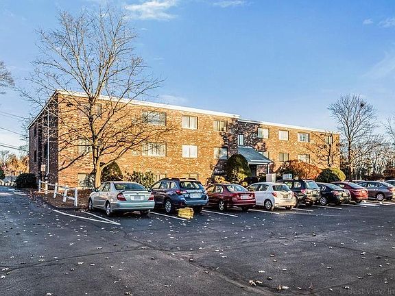 3rd image of 69 Milliken Ave APT 13