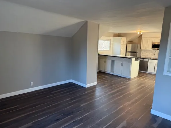 8830 70th St, Kenosha, WI 53142