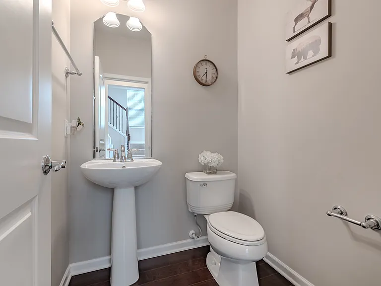 6180 N Pointe Dr — Photo 14
