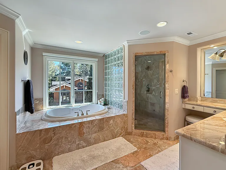 1526 Hillview Dr — Photo 25