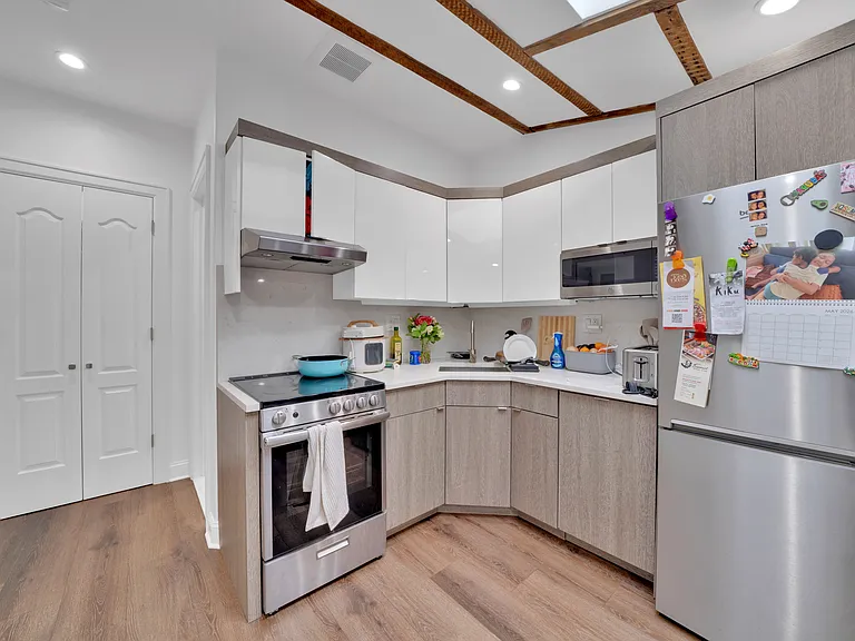 934 President St #9 — Photo 1
