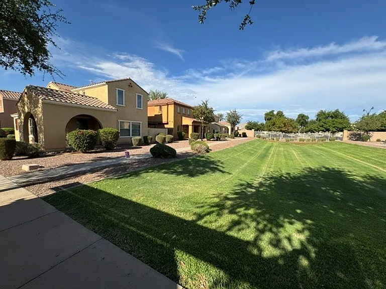 1823 S Balboa Dr — Photo 15