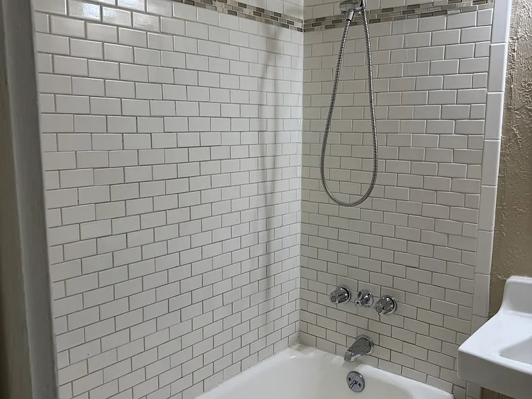 111.5 Polk Ave — Photo 24