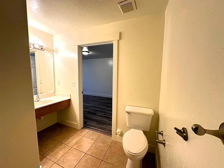 580 S Center St #14 — Photo 22