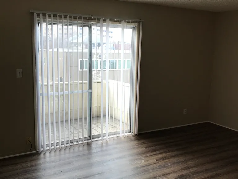 Glenn Apartments — Photo 15