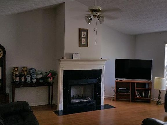3rd image of 735 Clemson Ln