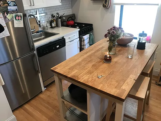 Rented by PMG Real Estate  | media 36