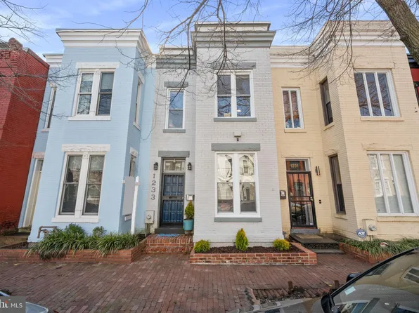 1233 Linden Pl NE, Washington, DC 20002