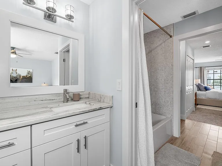 13549 Fountain View Blvd — Photo 36
