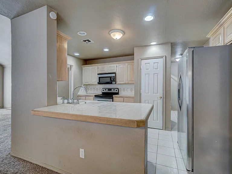 2733 Tealwood Dr — Photo 6