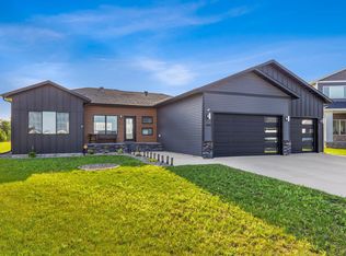 1850 65th Ave S, Fargo, ND 58104
