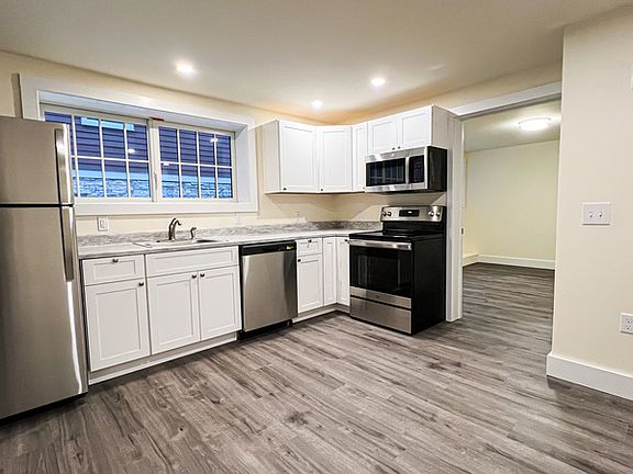 3rd image of 21 Hungerford Ter Unit 3