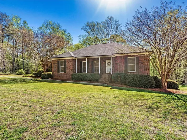 236 Holly Ridge Rd, Dallas, NC 28034