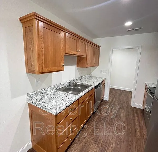 129-131 Cardin St #131 — Photo 4