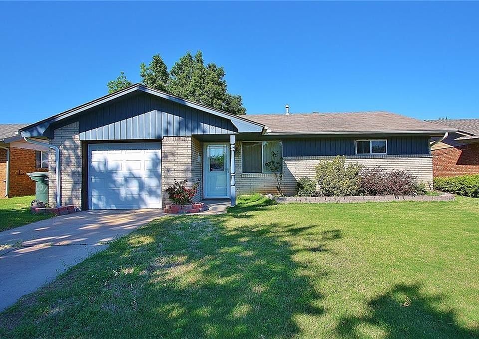 1st image of 607 Spruce Dr