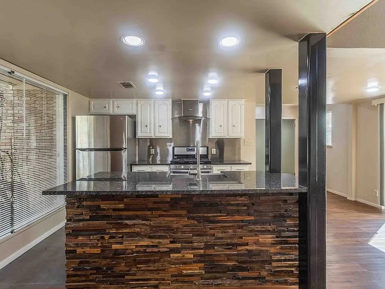 3901 Knollwood Dr — Photo 14