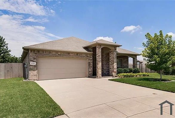 1st image of 608 Irish Glen Ct