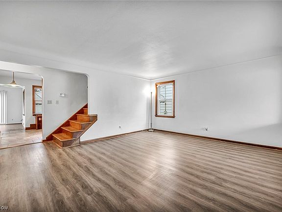 5th image of 21230 Wilmore Ave