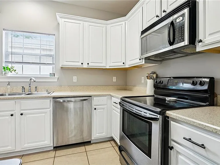 818 Carroll St — Photo 9