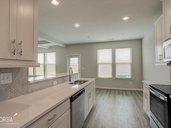 5th image of 2814 Aralynn Way