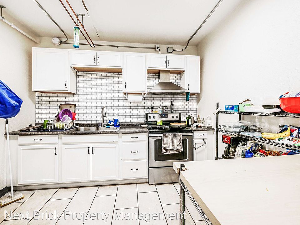 1st image of 3040 S Dawson St Room H