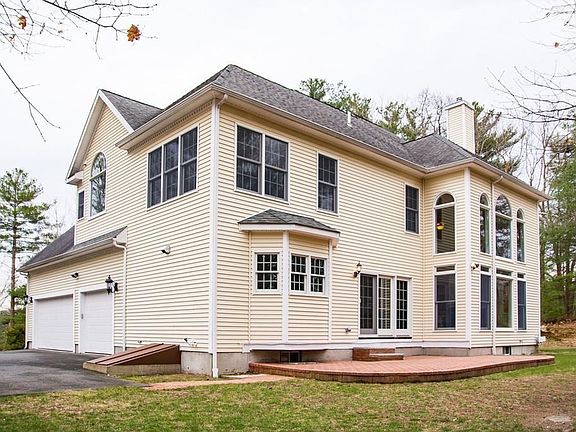 2nd image of 20 Hearthstone Dr
