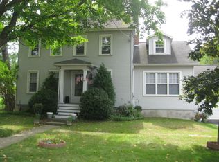 42 Norton Ave, Dallas, PA 18612