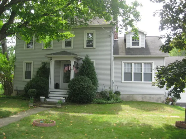 42 Norton Ave, Dallas, PA 18612