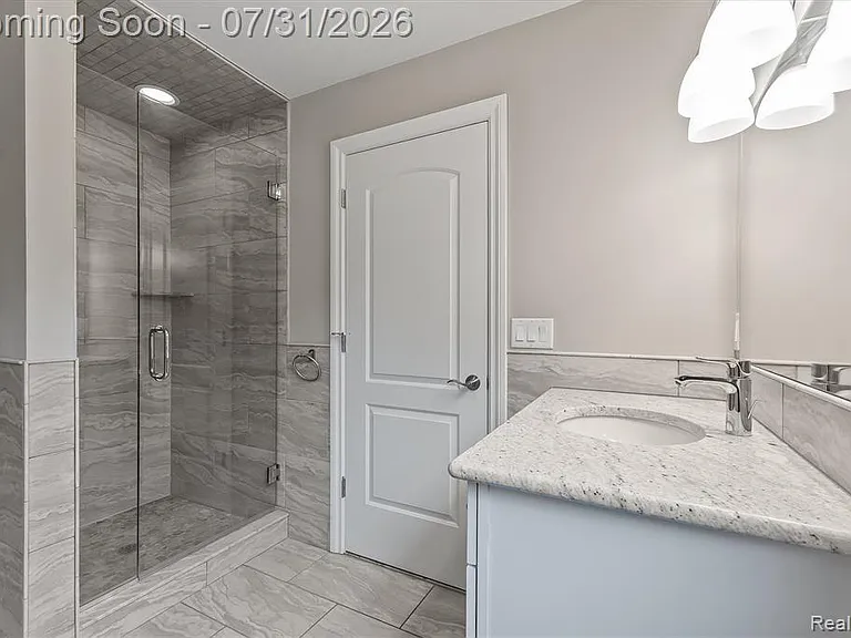 1592 Lone Pine Rd — Photo 28