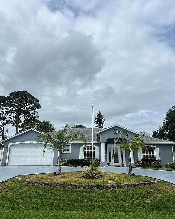 1st image of 2924 Royal Palm Dr