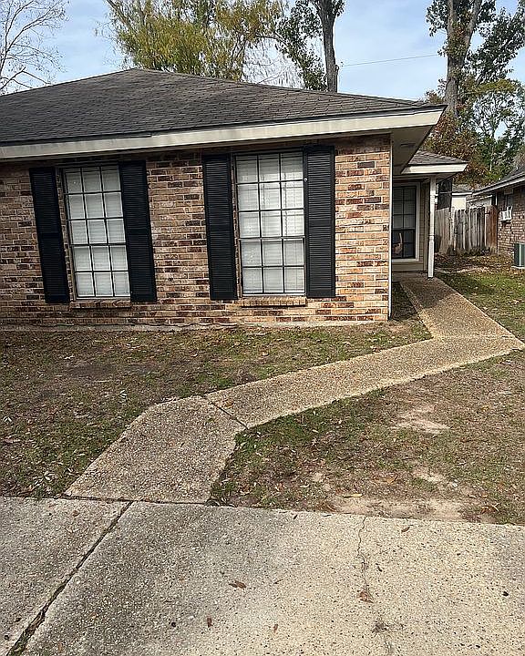 1st image of 1129 Willow Creek Dr