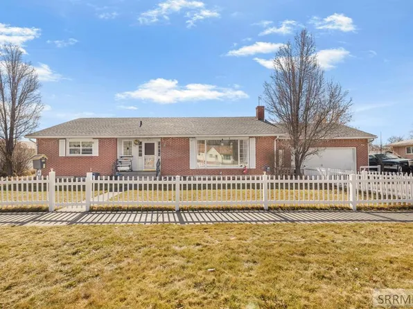 325 W 1st St N, Rigby, ID 83442