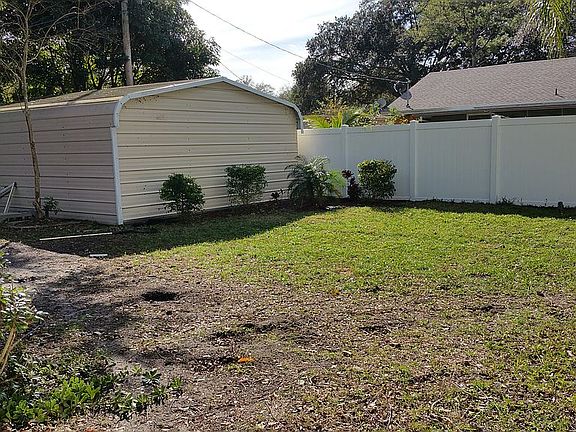 4th image of 501 Thomas Ave #10