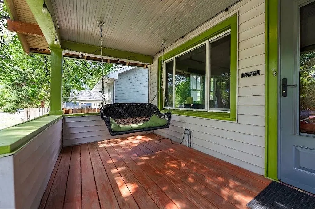 2 bed, 936 sqft, $2,450 — Photo 2