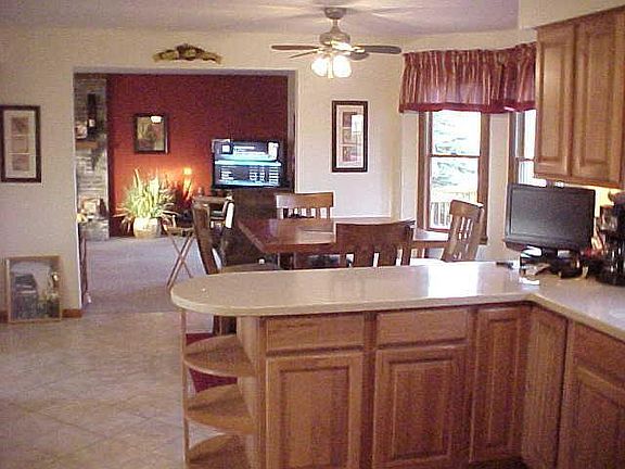 3rd image of 240 W Dilcrest Cir