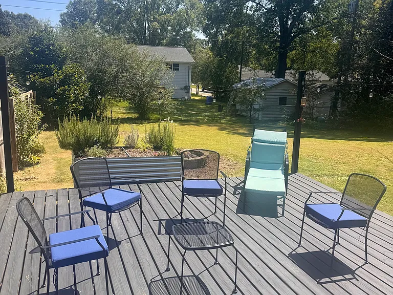 Chipley Ln — Photo 6