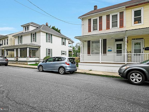 3rd image of 35 Clay St
