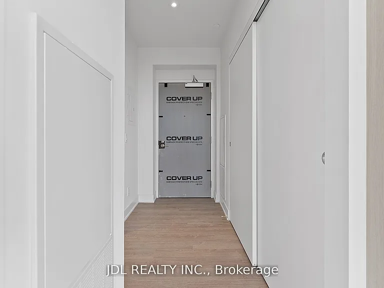 8 Cumberland St #2103 — Photo 4